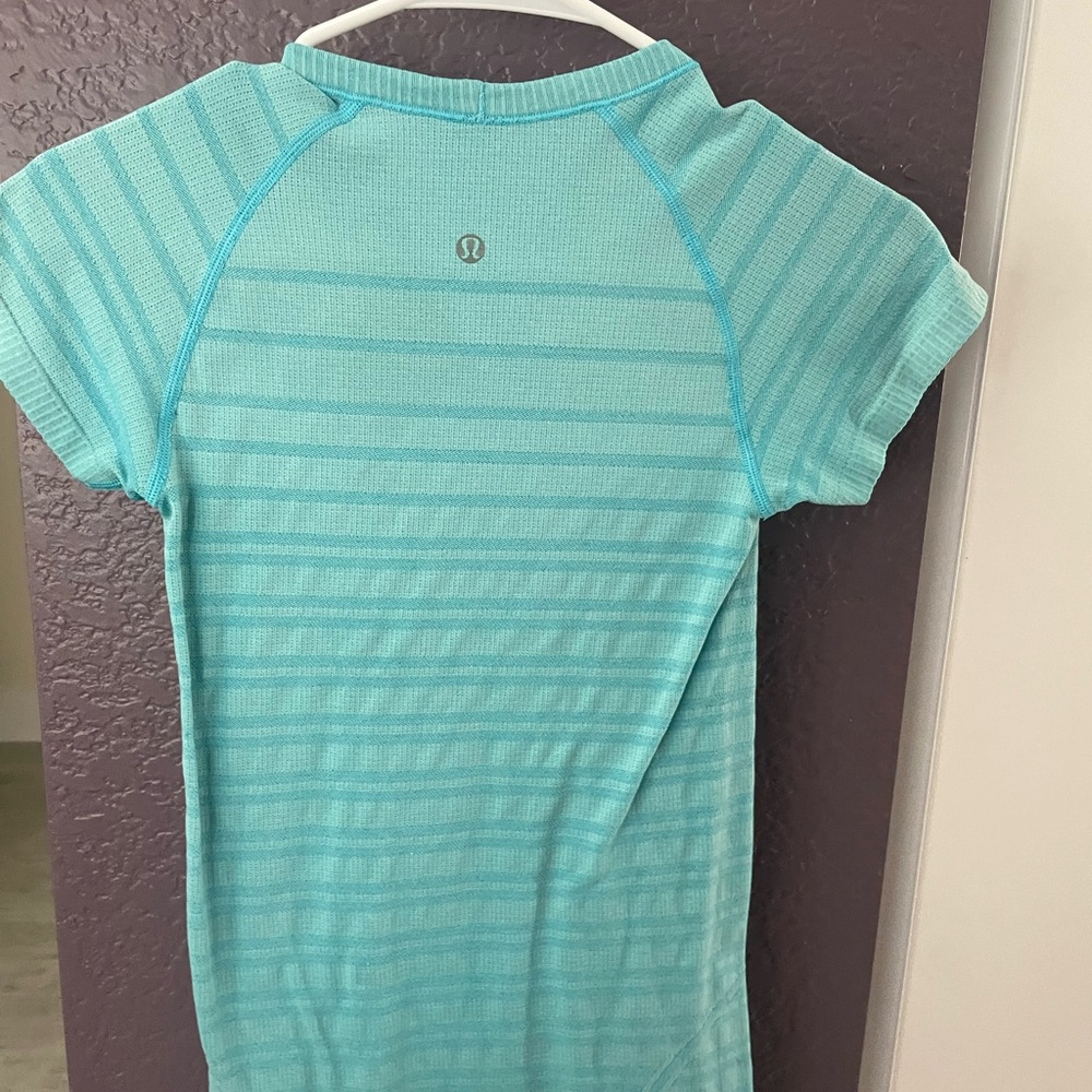 Swiftly lululemon shirt